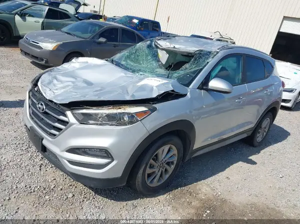 KM8J33A41JU637998 2018 HYUNDAI TUCSON - Image 2