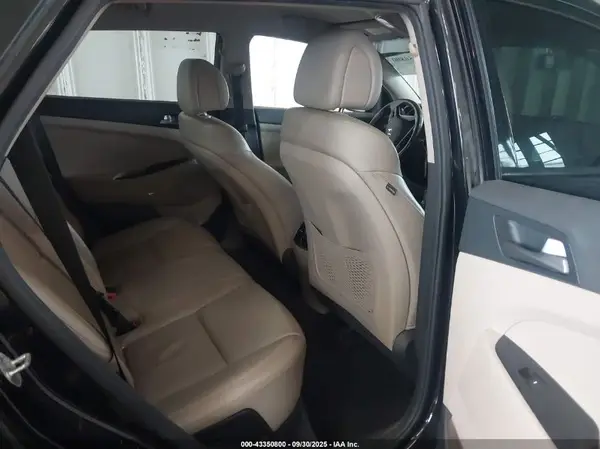 KM8J33A41JU639282 2018 HYUNDAI TUCSON - Image 8