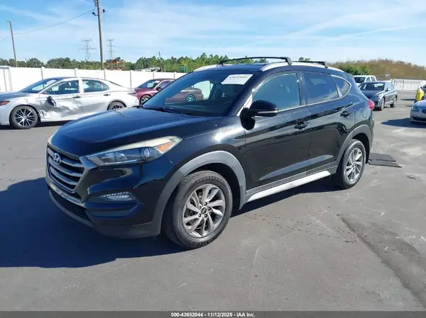 KM8J33A41JU644322 2018 HYUNDAI TUCSON - Image 2