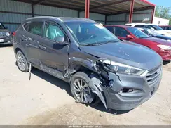 KM8J33A41JU646040 2018 HYUNDAI TUCSON