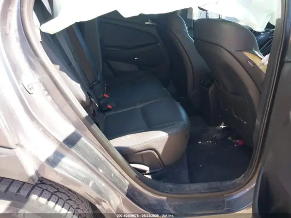 KM8J33A41JU646040 2018 HYUNDAI TUCSON - Image 8