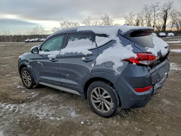 KM8J33A41JU647477 2018 HYUNDAI TUCSON - Image 2