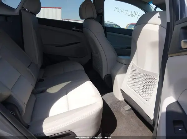 KM8J33A41JU649052 2018 HYUNDAI TUCSON - Image 8
