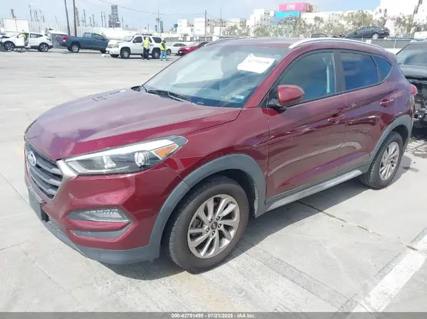 KM8J33A41JU650153 2018 HYUNDAI TUCSON - Image 2