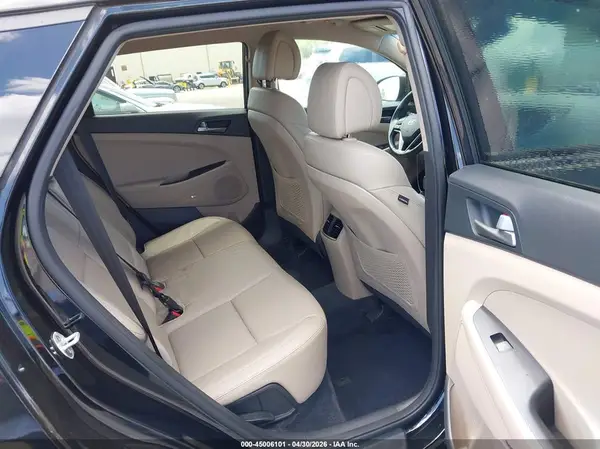 KM8J33A41JU651335 2018 HYUNDAI TUCSON - Image 8