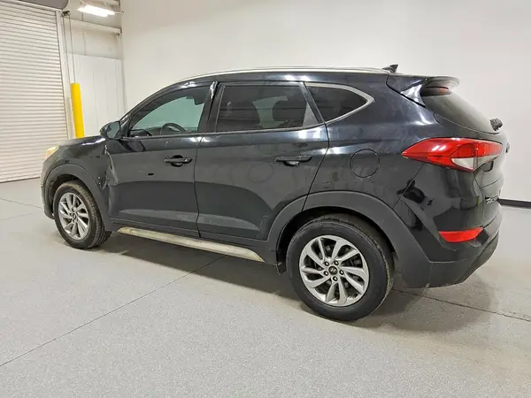 KM8J33A41JU662593 2018 HYUNDAI TUCSON - Image 2