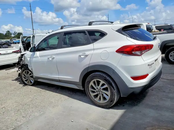 KM8J33A41JU667177 2018 HYUNDAI TUCSON - Image 2