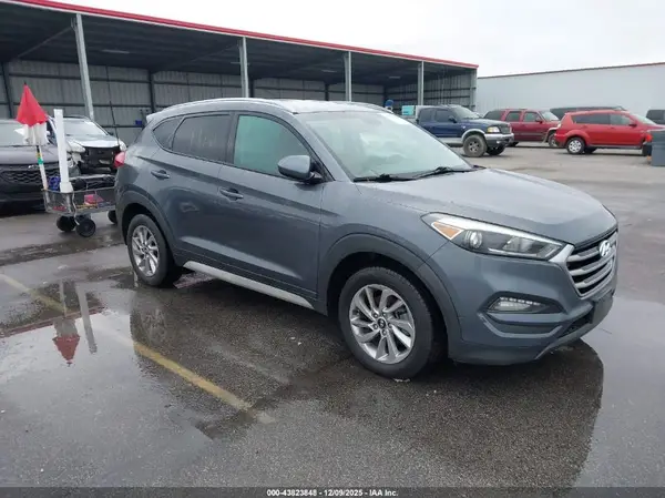 KM8J33A41JU668149 2018 HYUNDAI TUCSON - Image 1