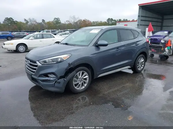 KM8J33A41JU668149 2018 HYUNDAI TUCSON - Image 2