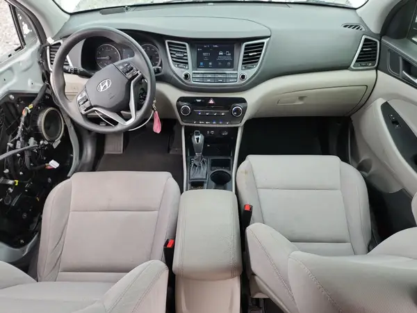 KM8J33A41JU670631 2018 HYUNDAI TUCSON - Image 8