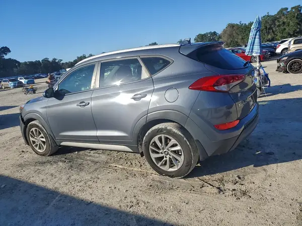 KM8J33A41JU671648 2018 HYUNDAI TUCSON - Image 2