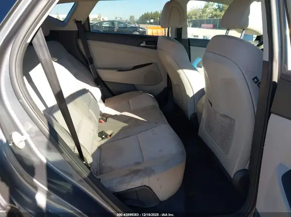 KM8J33A41JU673142 2018 HYUNDAI TUCSON - Image 8
