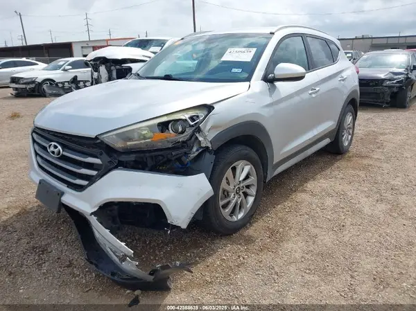KM8J33A41JU678065 2018 HYUNDAI TUCSON - Image 2