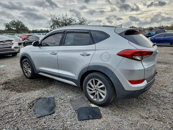 KM8J33A41JU680219 2018 HYUNDAI TUCSON - Image 2