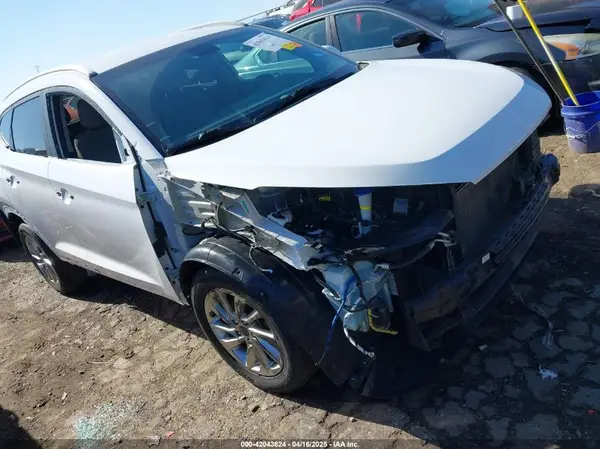 KM8J33A41JU688398 2018 HYUNDAI TUCSON - Image 1