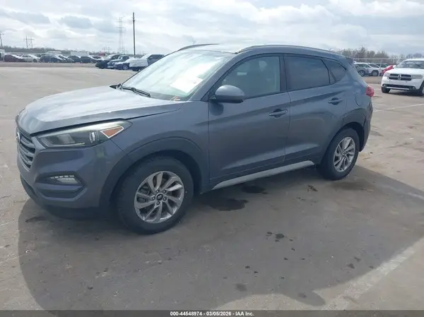 KM8J33A41JU691401 2018 HYUNDAI TUCSON - Image 2