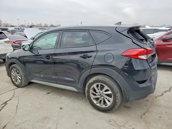 KM8J33A41JU691656 2018 HYUNDAI TUCSON - Image 2