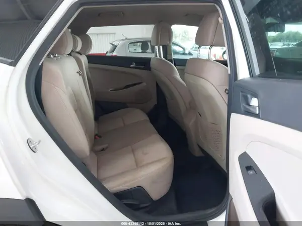 KM8J33A41JU692550 2018 HYUNDAI TUCSON - Image 8