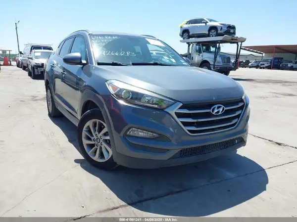 KM8J33A41JU692662 2018 HYUNDAI TUCSON - Image 1