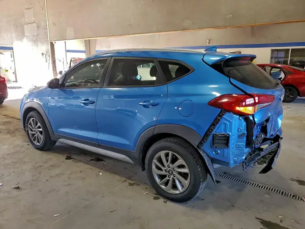 KM8J33A41JU693858 2018 HYUNDAI TUCSON - Image 2