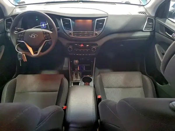 KM8J33A41JU693858 2018 HYUNDAI TUCSON - Image 8