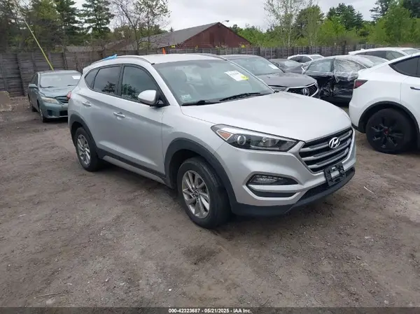 KM8J33A41JU694864 2018 HYUNDAI TUCSON - Image 1