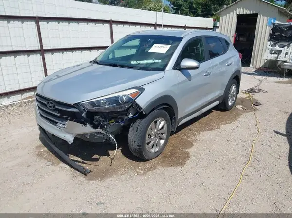 KM8J33A41JU695772 2018 HYUNDAI TUCSON - Image 2