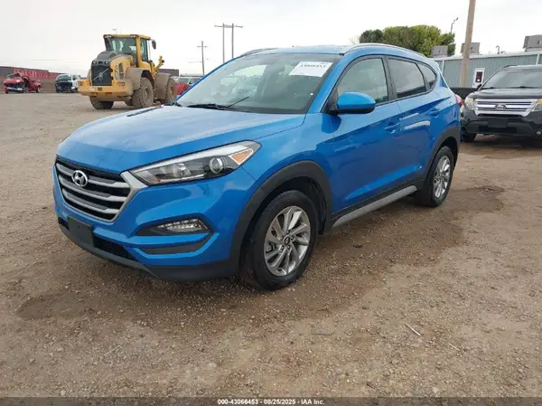 KM8J33A41JU699093 2018 HYUNDAI TUCSON - Image 2