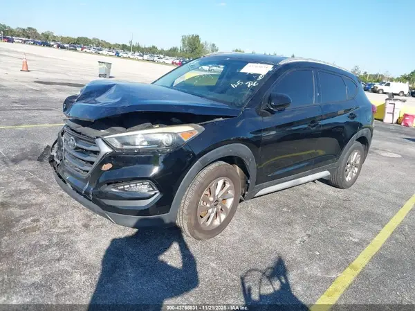 KM8J33A41JU700615 2018 HYUNDAI TUCSON - Image 2