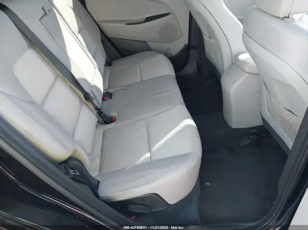 KM8J33A41JU700615 2018 HYUNDAI TUCSON - Image 8
