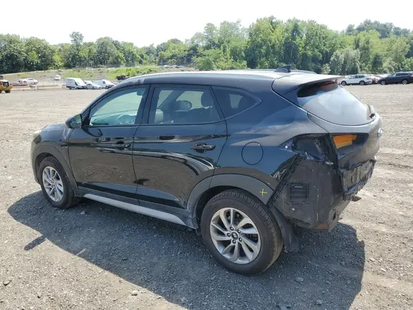 KM8J33A41JU701666 2018 HYUNDAI TUCSON - Image 2