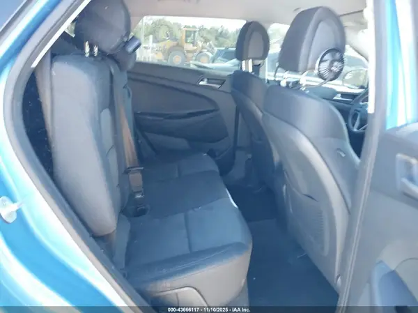 KM8J33A41JU705796 2018 HYUNDAI TUCSON - Image 8