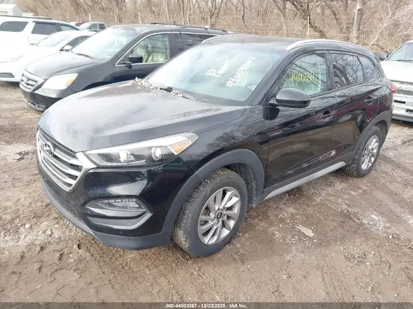 KM8J33A41JU706205 2018 HYUNDAI TUCSON - Image 2