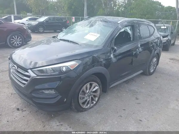KM8J33A41JU714353 2018 HYUNDAI TUCSON - Image 2