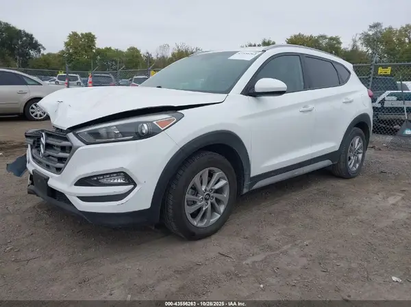 KM8J33A41JU714787 2018 HYUNDAI TUCSON - Image 2