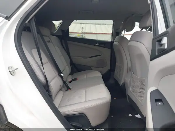 KM8J33A41JU714787 2018 HYUNDAI TUCSON - Image 8