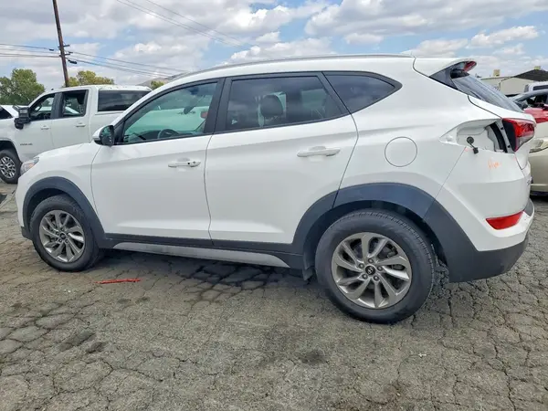 KM8J33A41JU716734 2018 HYUNDAI TUCSON - Image 2