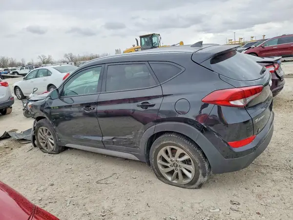 KM8J33A41JU719231 2018 HYUNDAI TUCSON - Image 2