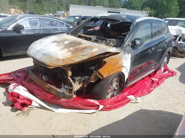 KM8J33A41JU719956 2018 HYUNDAI TUCSON - Image 2