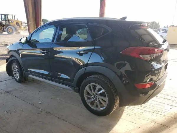 KM8J33A41JU722324 2018 HYUNDAI TUCSON - Image 2