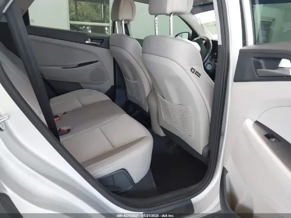 KM8J33A41JU742928 2018 HYUNDAI TUCSON - Image 8