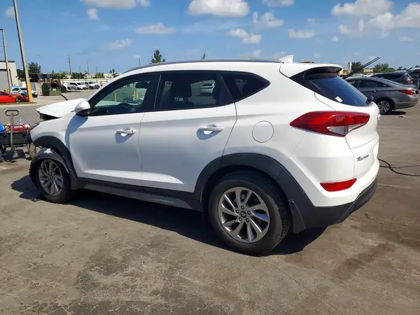 KM8J33A41JU744792 2018 HYUNDAI TUCSON - Image 2