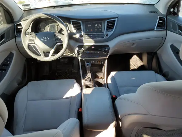 KM8J33A41JU764010 2018 HYUNDAI TUCSON - Image 8