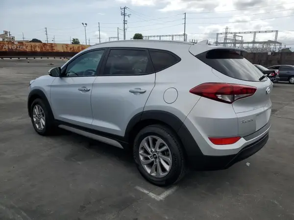 KM8J33A41JU779932 2018 HYUNDAI TUCSON - Image 2