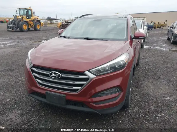 KM8J33A41JU796794 2018 HYUNDAI TUCSON - Image 2