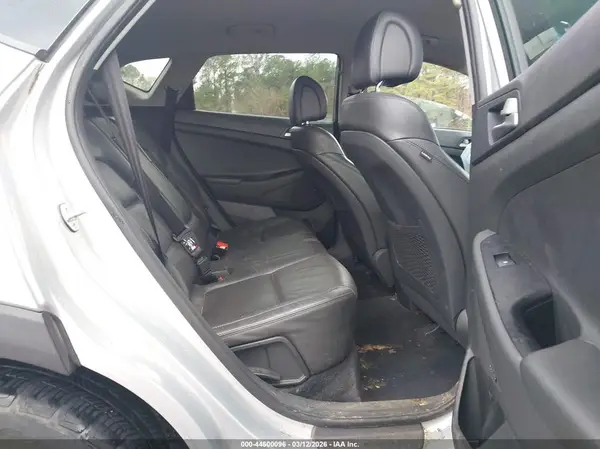 KM8J33A41JU807311 2018 HYUNDAI TUCSON - Image 8
