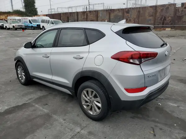 KM8J33A41JU813433 2018 HYUNDAI TUCSON - Image 2