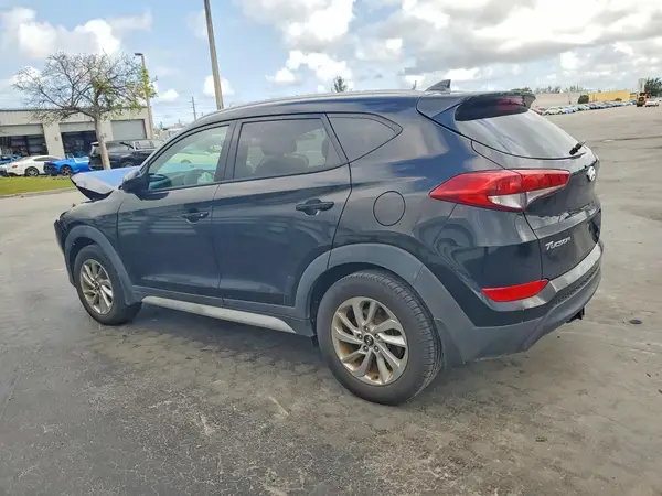 KM8J33A41JU822486 2018 HYUNDAI TUCSON - Image 2
