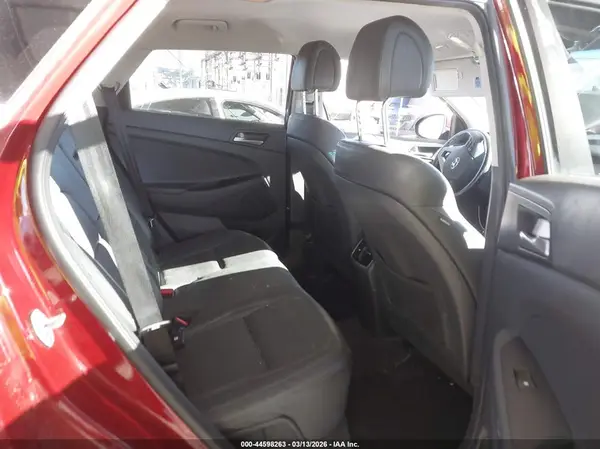 KM8J33A41JU824934 2018 HYUNDAI TUCSON - Image 8