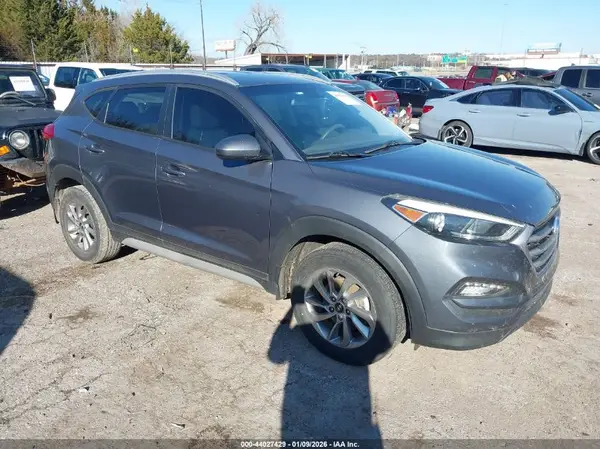 KM8J33A41JU836162 2018 HYUNDAI TUCSON - Image 1